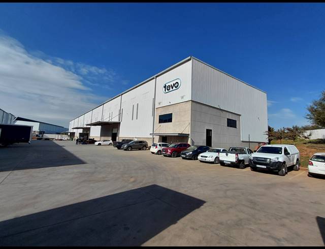 2,016M² WAREHOUSE TO LET IN POMONA